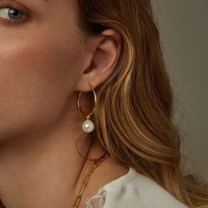 Baccistore - Minimalist Dainty Pearl Hoops Bridal Jewelry